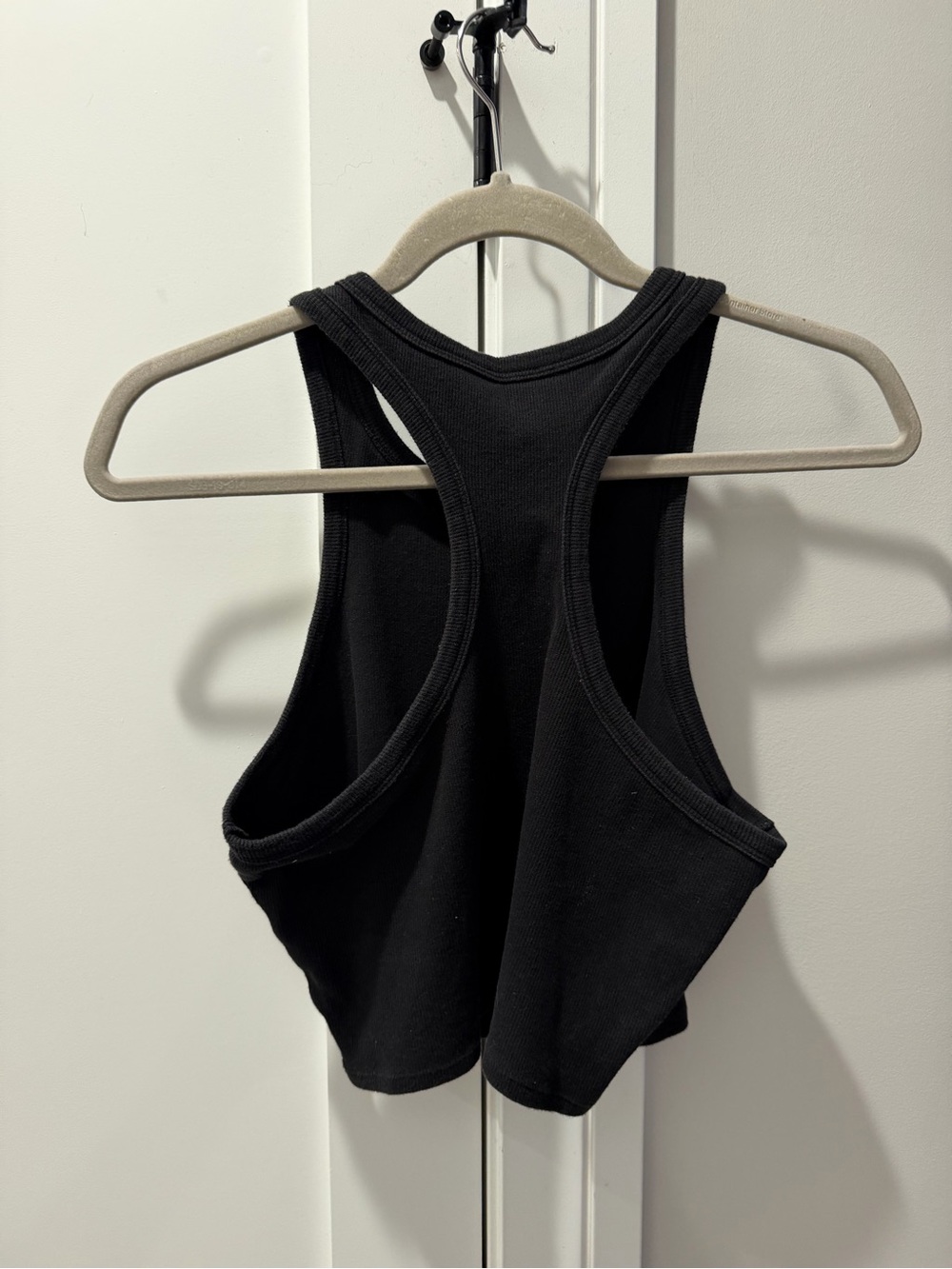Alo Yoga Black Tank - Picture 4 of 5